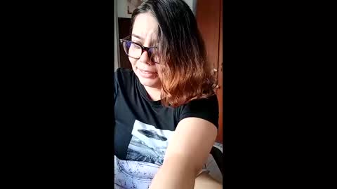 eimy_saenzz online show from April 2026 09:26:01 PM