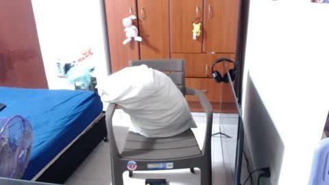 eimy_saenzz online show from April 2026 01:42:02 AM