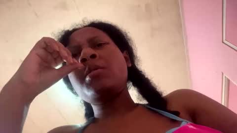 Snapshot of eirondra_valeen chatting on April 2026 11:09:01 AM Eirondra Valeen online show from April 2026 11:09:01 AM