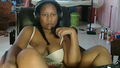 Snapshot of eirondra_valeen chatting on April 2026 03:10:02 PM Eirondra Valeen online show from April 2026 03:10:02 PM
