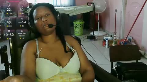 Snapshot of eirondra_valeen chatting on May 2026 03:28:02 PM Eirondra Valeen online show from May 2026 03:28:02 PM