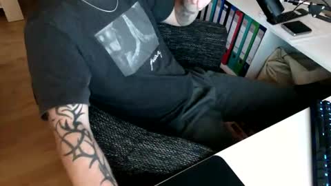 ejakules online show from April 2026 07:14:01 PM