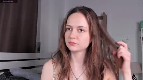 Elis 3 online show from December 2025 07:54:01 PM