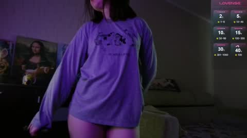 If you like it when I meow give me a thumbs up online show from January 2025 11:04:02 AM