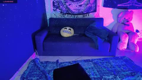 Ela  Help me reach 100 thumbs up online show from January 2025 12:55:02 AM