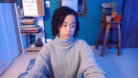 Ela  Help me reach 100 thumbs up online show from October 2025 05:00:02 AM