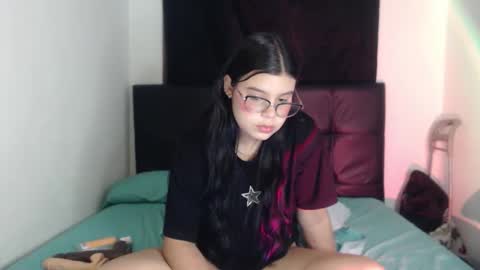 Snapshot of ela_lovely chatting on June 2026 05:45:02 AM Ela online show from June 2026 05:45:02 AM