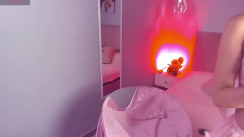 Snapshot of ela_petit chatting on October 2025 08:58:01 PM Ela online show from October 2025 08:58:01 PM