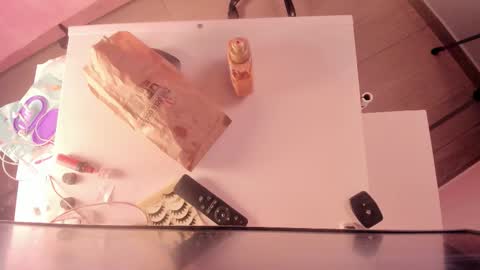 Snapshot of ela_petit chatting on November 2025 10:21:02 PM Ela online show from November 2025 10:21:02 PM