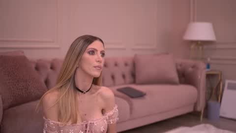 Ella online show from November 2025 05:28:02 AM