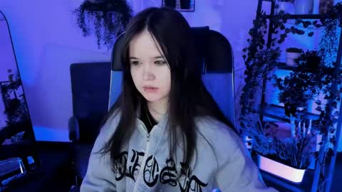 Snapshot of elainebeness chatting on April 2026 05:17:01 PM Your sweet girl online show from April 2026 05:17:01 PM