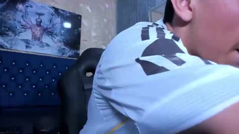 Elan Giralon online show from April 2026 10:01:02 PM