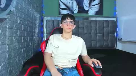 Snapshot of elangiraldo chatting on May 2026 09:31:01 PM Elan Giralon online show from May 2026 09:31:01 PM