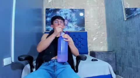 Snapshot of elangiraldo chatting on May 2026 11:25:02 PM Elan Giralon online show from May 2026 11:25:02 PM