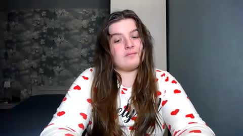 Elanis online show from March 2025 08:21:02 PM