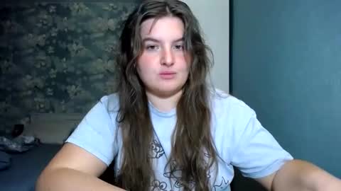 Elanis online show from May 2026 01:02:04 AM