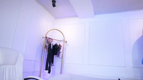 Elasummeer online show from September 2025 11:48:01 AM