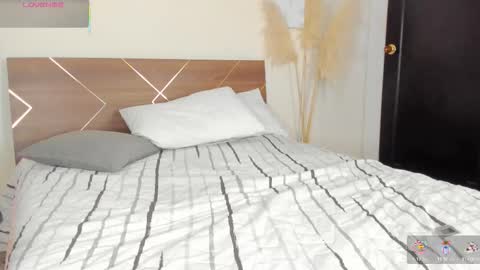 Ela online show from November 2025 09:47:01 PM