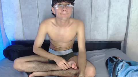 Snapshot of elchino_69 chatting on October 2025 05:49:02 AM EL CHINO 69 online show from October 2025 05:49:02 AM