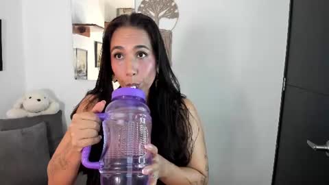 Snapshot of electra_hunt chatting on June 2026 01:19:01 AM Electra- Please help me reach 100 likes online show from June 2026 01:19:01 AM