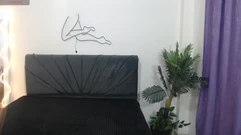 electra_tay online show from September 2025 03:33:02 AM