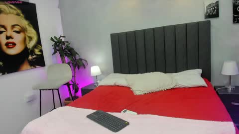 Snapshot of elektra_payton chatting on April 2026 03:15:02 AM Elektra Payton online show from April 2026 03:15:02 AM