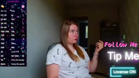 Snapshot of elena_maeer chatting on July 2026 07:44:01 AM Elena online show from July 2026 07:44:01 AM