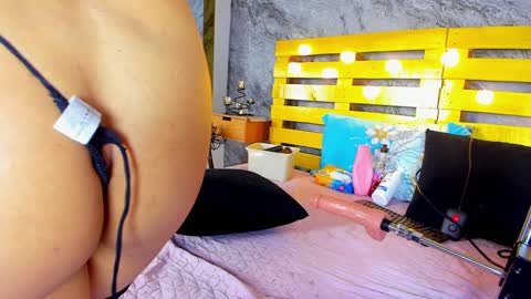 Snapshot of elena_mature chatting on January 2025 10:37:02 PM Elena online show from January 2025 10:37:02 PM