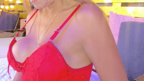 Snapshot of elena_mature chatting on March 2025 07:20:02 PM Elena online show from March 2025 07:20:02 PM