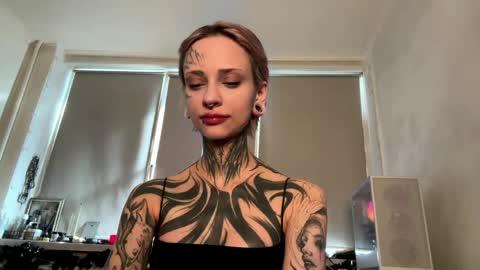 Mia online show from April 2026 01:25:02 PM