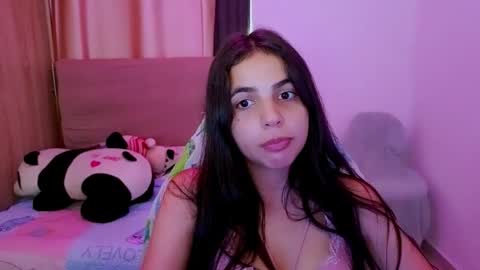 Snapshot of elenna_hotx chatting on May 2026 07:10:02 PM agnes online show from May 2026 07:10:02 PM