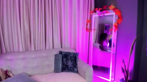 Snapshot of eleonor_x chatting on November 2025 08:53:01 PM Eleonor online show from November 2025 08:53:01 PM