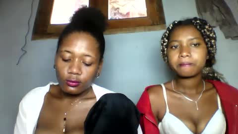 Snapshot of elia011 chatting on January 2025 04:13:01 AM elia011 online show from January 2025 04:13:01 AM