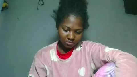 Snapshot of elia011 chatting on October 2025 06:59:01 AM elia011 online show from October 2025 06:59:01 AM