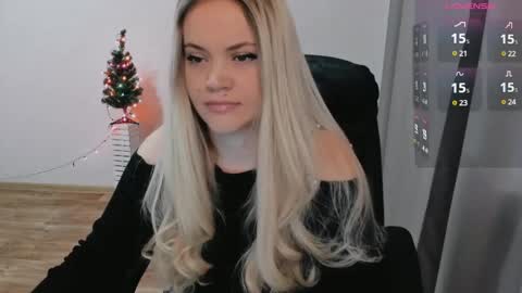 Snapshot of elia_ chatting on December 2024 08:09:01 AM Ella online show from December 2024 08:09:01 AM