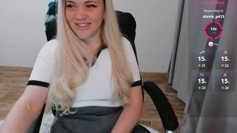 Snapshot of elia_ chatting on January 2025 10:06:02 AM Ella online show from January 2025 10:06:02 AM