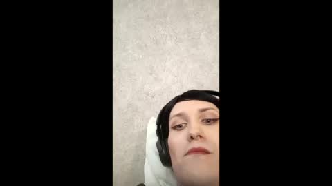 Snapshot of eliana_e chatting on February 2025 01:09:02 PM Eliana online show from February 2025 01:09:02 PM