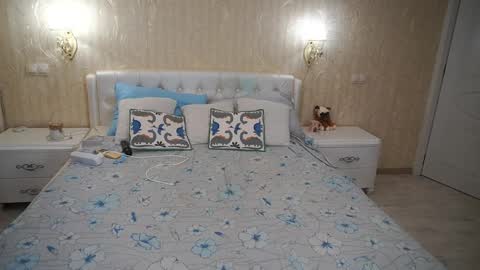 Luna online show from April 2026 04:15:01 PM