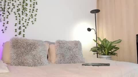 Snapshot of elicortes_ chatting on May 2026 11:34:04 PM Eli online show from May 2026 11:34:04 PM