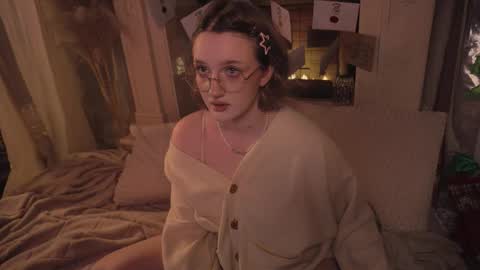 Ellie online show from December 2025 05:16:01 AM