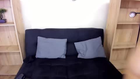 Eliie online show from September 2025 08:21:01 PM