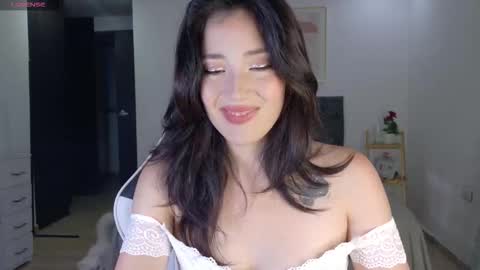 eliiih_ online show from December 2025 02:41:02 AM