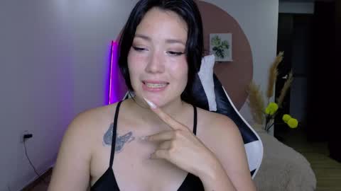 eliiih_ online show from April 2026 01:42:02 AM