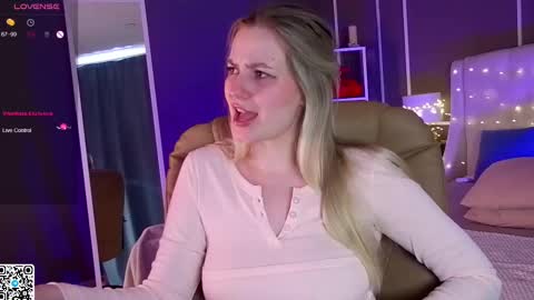 Elina online show from March 2025 07:24:01 AM