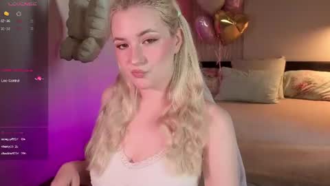 Elina online show from June 2026 12:22:01 PM