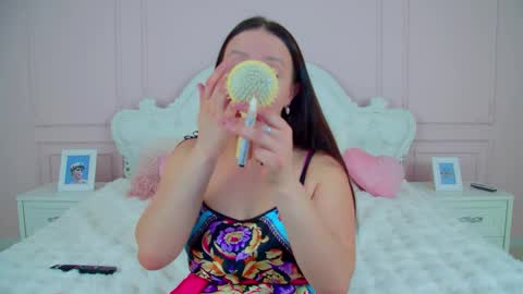 ElinaBellucci online show from April 2026 04:35:01 AM