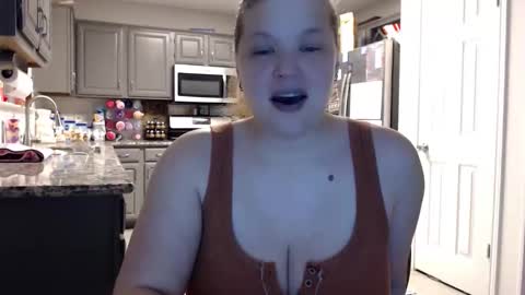 Snapshot of elinah_hanile chatting on June 2026 03:11:01 AM Elinah online show from June 2026 03:11:01 AM