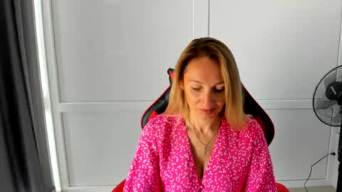 Milena online show from July 2026 06:15:01 AM