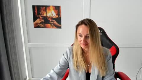 Milena online show from July 2026 11:17:02 AM
