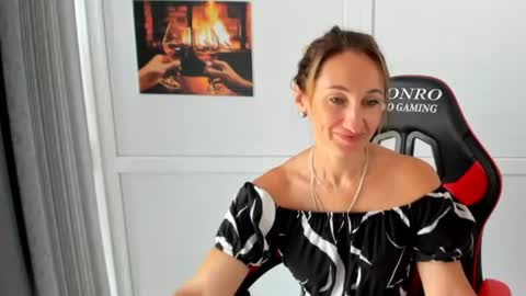 Milena online show from August 2026 06:38:01 AM